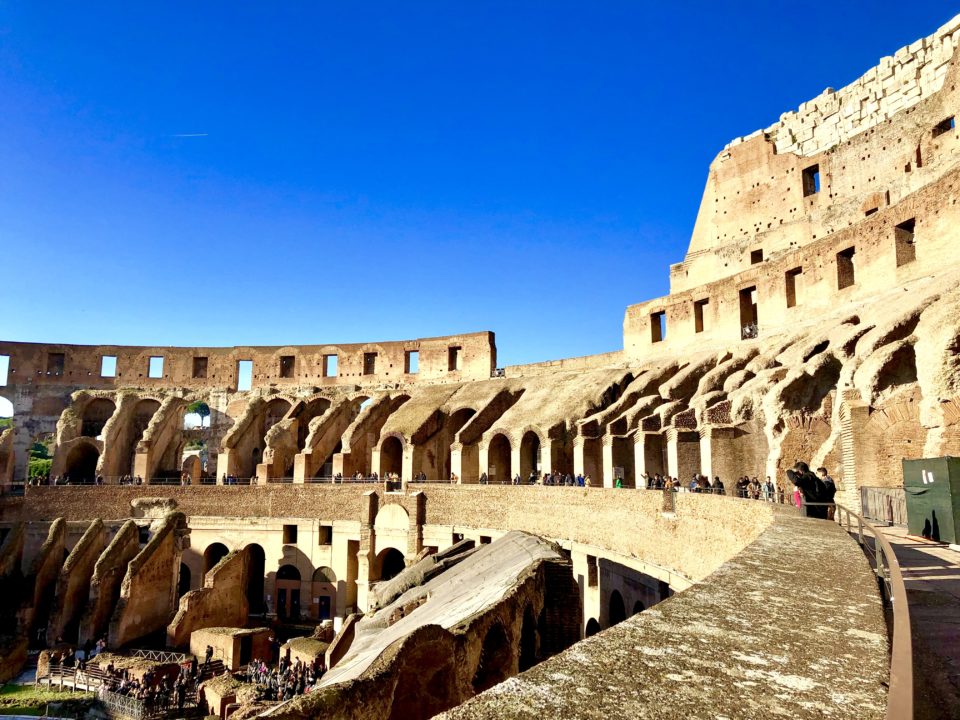 イタリア、ローマ、コロッセオ